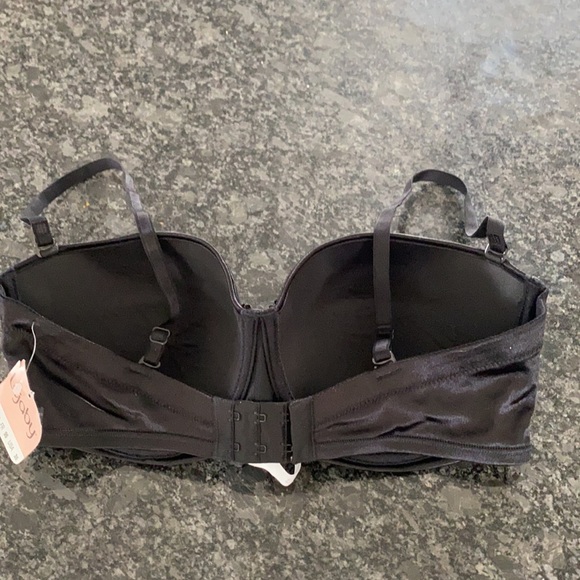 Women’s bra - Picture 2 of 3